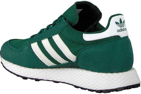 groene Adidas schoenen